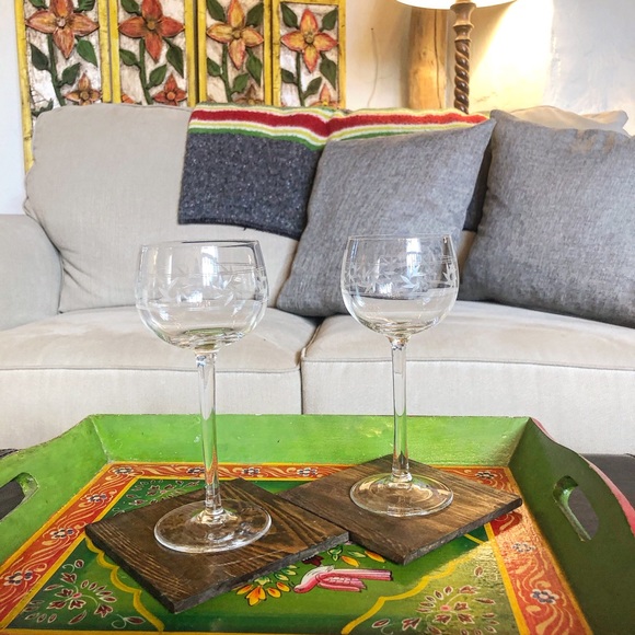 Pair of Spiral Star Etched Crystal Wine Glasses - Picture 4 of 15